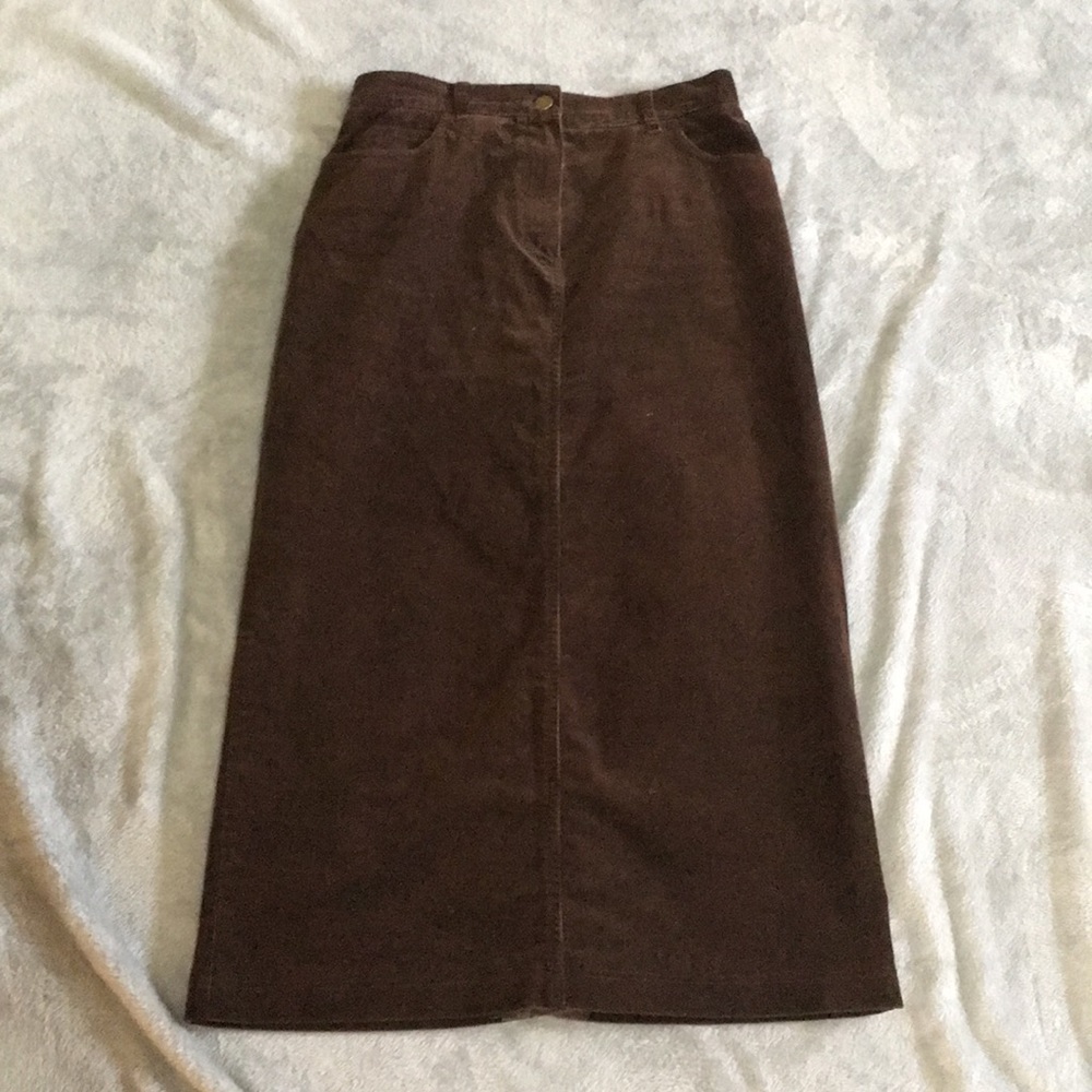 Women’s brown, corduroy skirt.